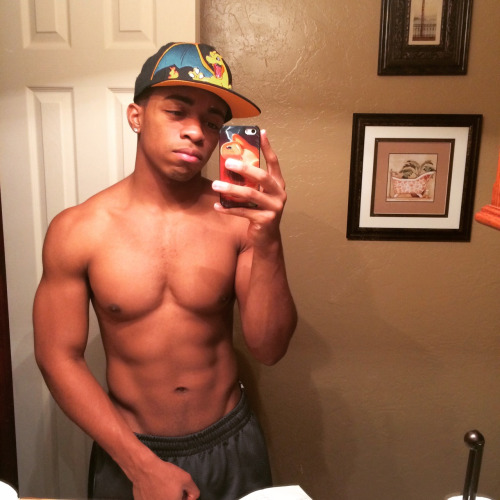 steve sexy body selfie.